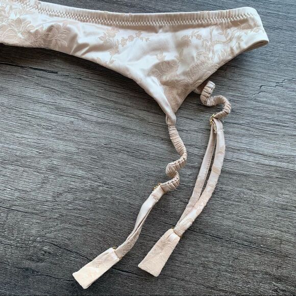 Victoria’s Secret Dream Angels Satin Garter Belt - Picture 3 of 5